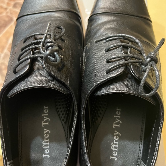Men’s Black Dress Shoes - Picture 4 of 5